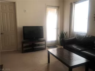 Photo #4: 2355514 Listing