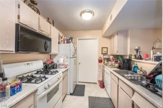 Photo #3: 2355541 Listing