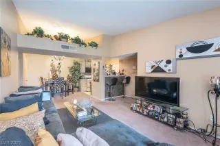 Photo #4: 2355541 Listing