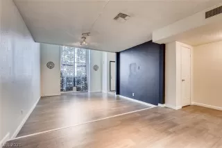 Photo #6: 2355569 Listing 