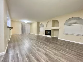 Photo #3: 2355572 Listing