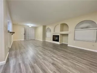 Photo #4: 2355572 Listing