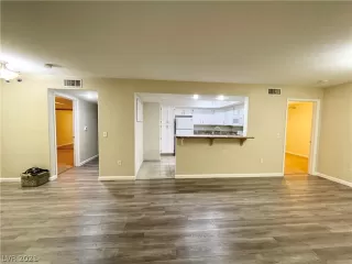 Photo #5: 2355572 Listing