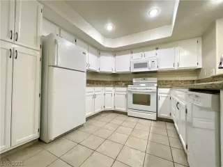 Photo #6: 2355572 Listing