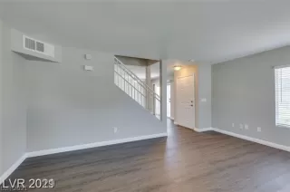Photo #6: 2355587 Listing 