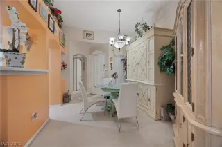 Photo #5: 2355625 Listing