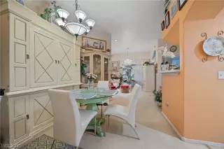 Photo #6: 2355625 Listing