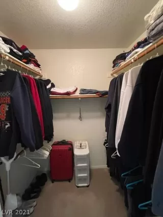 Photo #4: 2355664 Listing