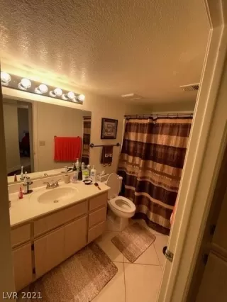 Photo #5: 2355664 Listing