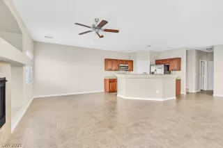 Photo #5: 2355685 Listing 