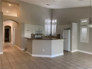 Photo #4: 2355700 Listing 