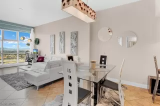 Photo #5: 2355711 Listing 