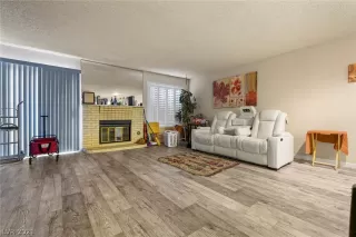 Photo #4: 2355760 Listing 
