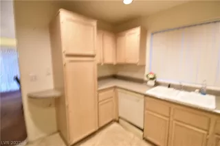 Photo #6: 2355771 Listing