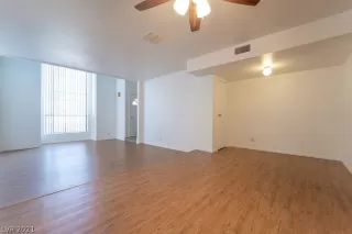 Photo #3: 2355805 Listing 