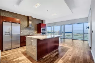Photo #4: 2355825 Listing 