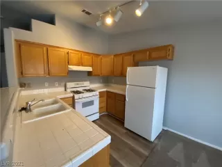 Photo #4: 2355838 Listing 