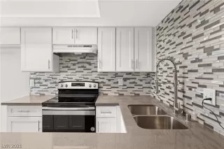 Photo #1: 2355885 Listing