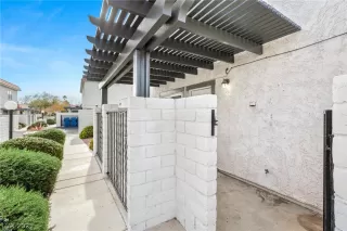 Photo #4: 2355885 Listing