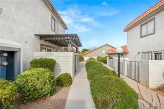 Photo #5: 2355885 Listing