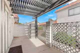 Photo #6: 2355885 Listing