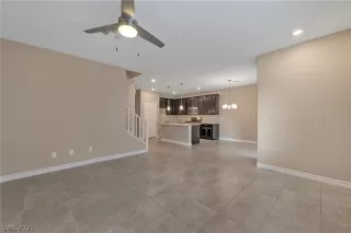 Photo #4: 2355886 Listing