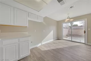 Photo #6: 2355897 Listing 