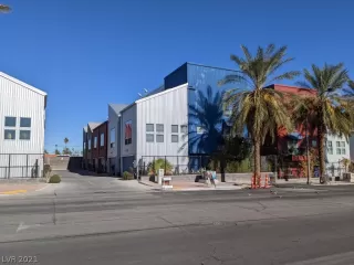 Photo #1: 2355900 Listing