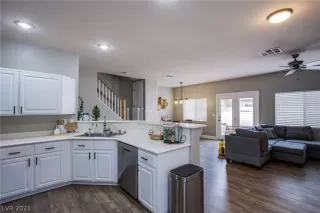 Photo #6: 2355913 Listing 