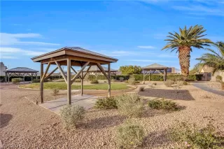 Photo #3: 2355943 Listing