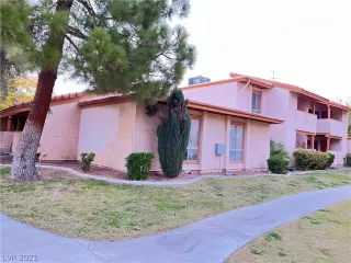 Photo #3: 2355954 Listing