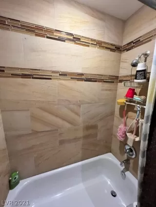 Photo #5: 2355973 Listing 