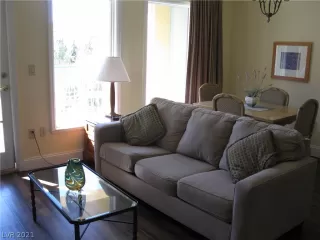 Photo #6: 2355979 Listing 