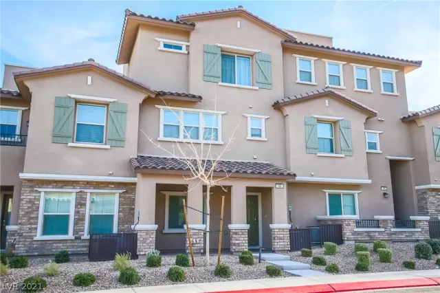 MLS: 2355982 Condo For Sale