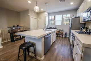 Photo #6: 2355982 Listing