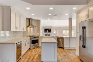 Photo #4: 2355996 Listing 