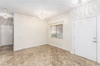 Photo #4: 2356000 Listing 