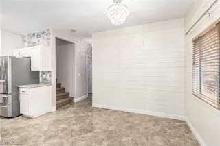 Photo #5: 2356000 Listing 