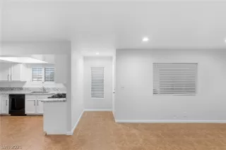 Photo #1: 2356013 Listing