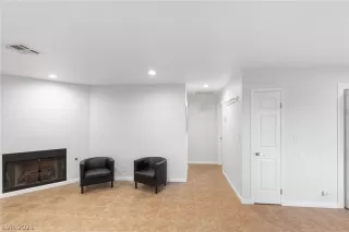 Photo #2: 2356013 Listing