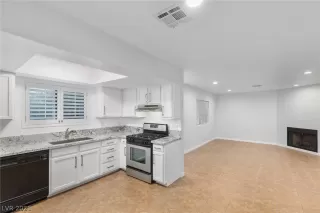 Photo #4: 2356013 Listing