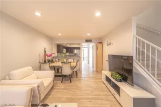 Photo #3: 2356041 Listing