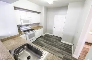 Photo #2: 2356063 Listing