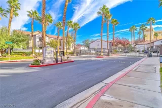 Photo #1: 2356068 Listing 