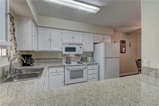 Photo #3: 2356133 Listing