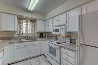 Photo #4: 2356133 Listing