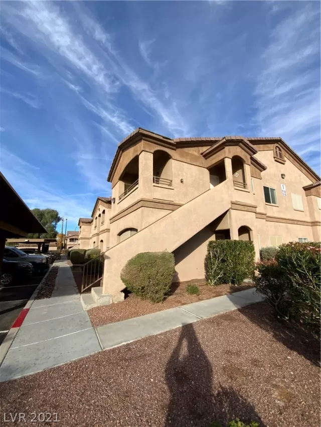 MLS: 2356143 Condo For Sale