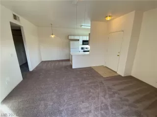 Photo #4: 2356143 Listing 