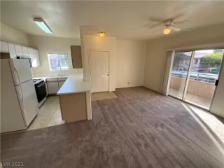 Photo #5: 2356143 Listing 