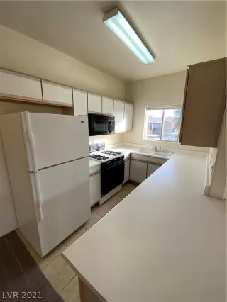 Photo #6: 2356143 Listing 